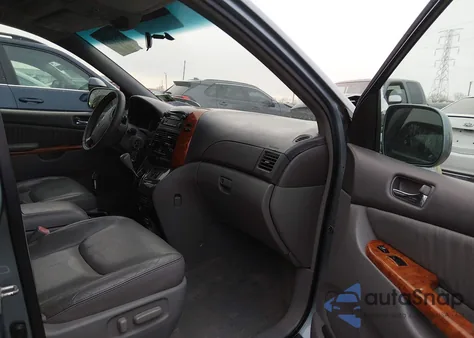 2008 Toyota Sienna Xle z USA, uszkodzony, nr VIN 5TDZK22C08S223152